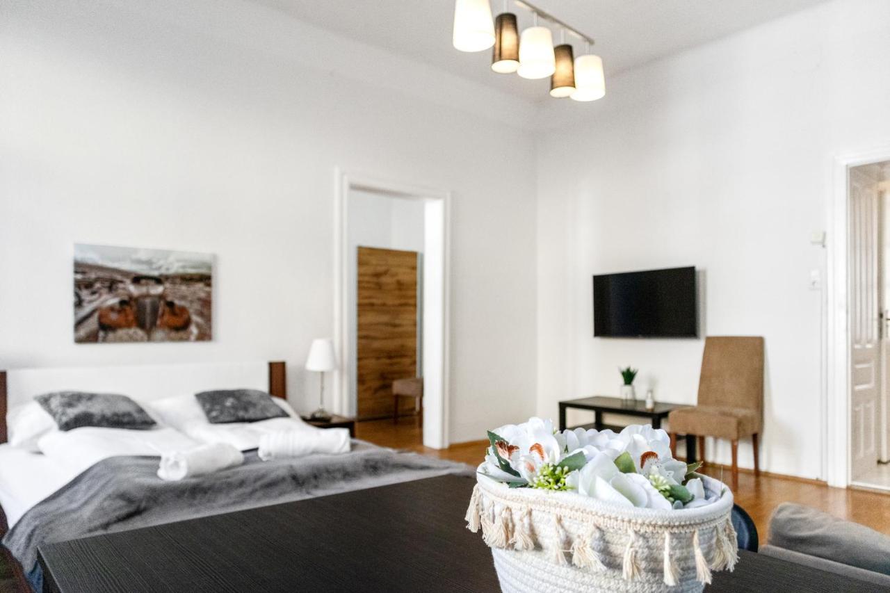 Beautiful 2Br Aptartment 12 Minutes To Downtown Vienna Esterno foto